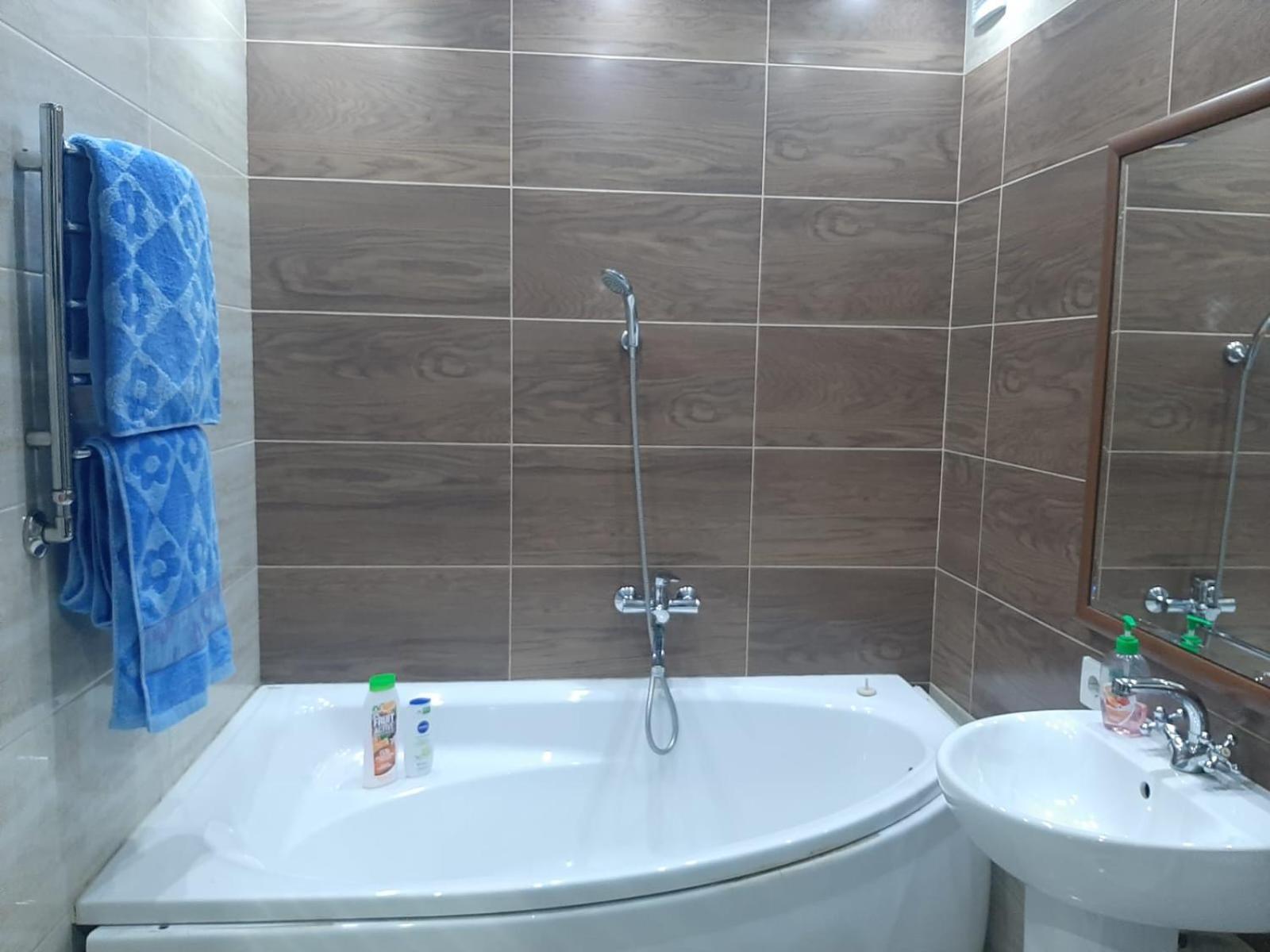 Квартира Посуточно Г Караганда Esterno foto